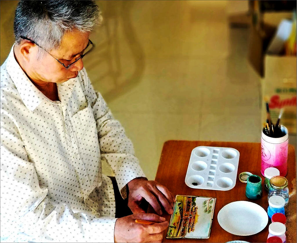 Craft vibrant artworks in a Hue painting workshop
